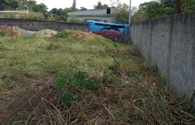 Imagem: O terreno possui 525m² de Área e está localizado em Largo
