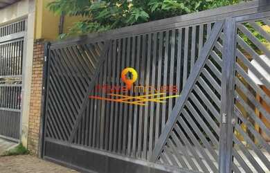 Imagem: A casa possui 4 Dormitórios, 4 Banheiros, 3 Vagas na garagem