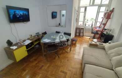 Imagem: A kitnet possui 1 Dormitório, 1 Banheiro, 42m² de Área e