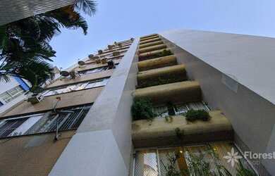 Imagem: O apartamento possui 4 Dormitórios, 3 Banheiros, 2 Vagas na