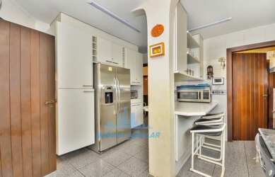 Imagem 14: Casa de Alto Padrão em Região nobre da cidade, em frente ao Bosque de Portugal