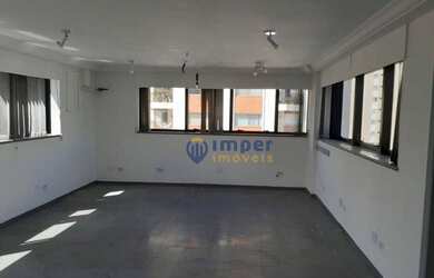 Imagem: O depósito possui 1 Vaga na garagem e 42m² de Área e está