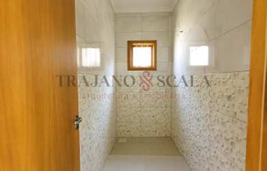 Imagem 14: Linda residência, frente Norte, localizada no balneário Vista Alegre...