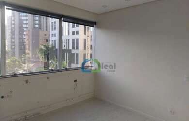 Imagem: O depósito possui 1 Vaga na garagem e 33m² de Área e está