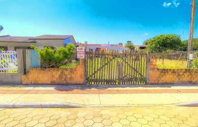 Imagem: O terreno possui 300m² de Área e está localizado em Balneário