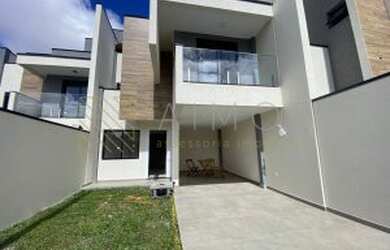 Imagem: A casa possui 3 Dormitórios, 4 Banheiros, 3 Vagas na garagem