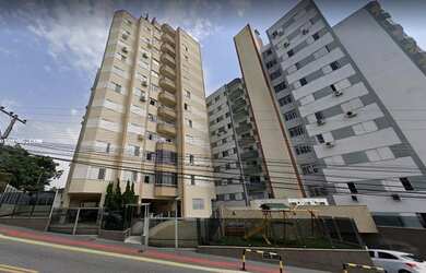 Imagem: O apartamento possui 3 Dormitórios, 1 Banheiro, 1 Vaga na garagem