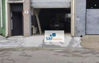 Imagem: O depósito possui 630m² de Área e está localizado em Luz