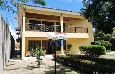 Imagem: A casa possui 5 Dormitórios, 5 Banheiros, 5 Vagas na garagem