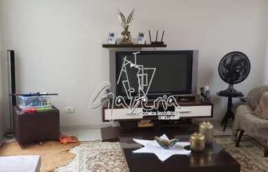 Imagem: A casa à venda possui 3 Dormitórios, 2 Banheiros, 5 Vagas