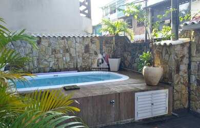 Imagem: A casa em condomínio possui 4 Dormitórios, 3 Banheiros, 1