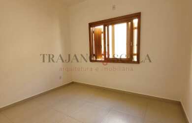 Imagem 12: Linda residência, frente Norte, localizada no balneário Vista Alegre...