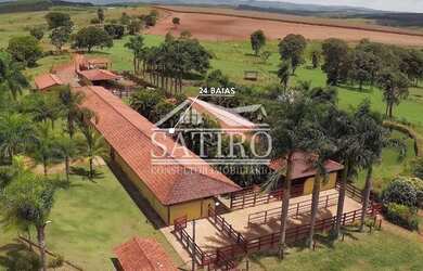 Imagem: A fazenda possui 2.300m² de Área, Churrasqueira, Piscina e