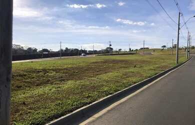 Imagem: O terreno possui 450m² de Área e está localizado em Jardins