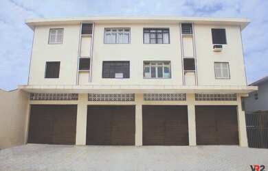 Imagem: O apartamento possui 1 Dormitório, 1 Banheiro, 1 Vaga na garagem