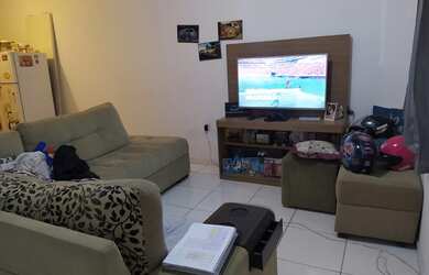 Imagem: A casa em condomínio possui 2 Dormitórios, 2 Banheiros e