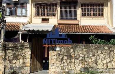 Imagem: A casa à venda possui 2 Dormitórios, 3 Banheiros, 230m² de