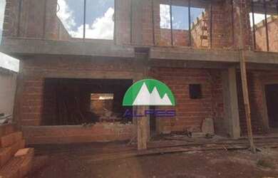 Imagem: A casa em condomínio possui 3 Dormitórios, 2 Banheiros, 2