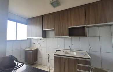 Imagem: O apartamento possui 2 Dormitórios, 1 Banheiro, 1 Vaga na garagem