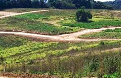 Imagem: O terreno possui 600m² de Área e está localizado em Chácaras