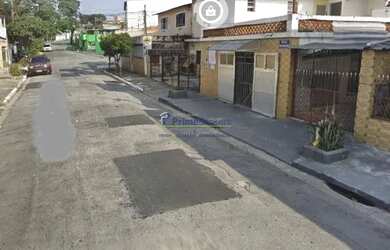 Imagem: A casa possui 2 Dormitórios, 3 Banheiros, 1 Vaga na garagem