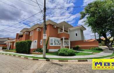 Imagem: A casa em condomínio possui 4 Dormitórios, 5 Banheiros, 4