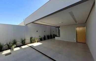 Imagem: A casa possui 4 Dormitórios, 3 Banheiros, 3 Vagas na garagem