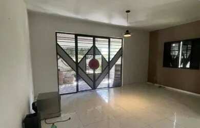 Imagem: A casa possui 4 Dormitórios, 4 Banheiros, 3 Vagas na garagem