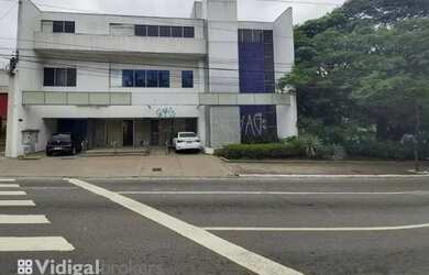 Imagem: A casa possui 5 Dormitórios, 5 Banheiros, 5 Vagas na garagem