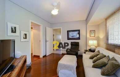 Imagem: O apartamento possui 4 Dormitórios, 5 Banheiros, 4 Vagas na