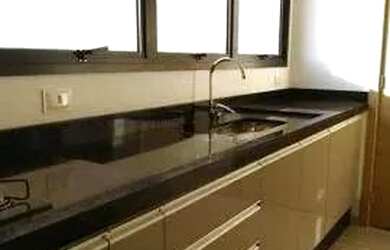 Imagem: O apartamento possui 2 Dormitórios, 2 Banheiros, 2 Vagas na