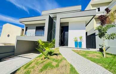 Imagem: A casa em condomínio possui 3 Dormitórios, 5 Banheiros, 4