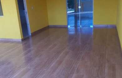 Imagem: A casa possui 2 Dormitórios, 2 Banheiros, 1 Vaga na garagem