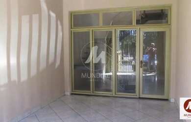 Imagem: O depósito possui 2 Vagas na garagem, 219m² de Área e está