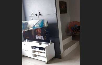 Imagem: A casa em condomínio possui 3 Dormitórios, 2 Banheiros, 2