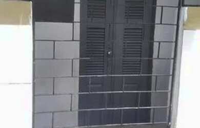 Imagem: A casa possui 1 Dormitório, 1 Banheiro e está localizado