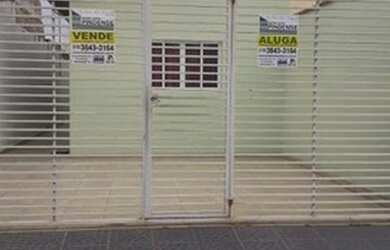 Imagem: A casa possui 2 Dormitórios, 1 Banheiro, 2 Vagas na garagem