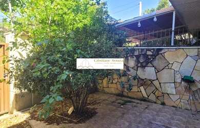 Imagem: A casa possui 3 Dormitórios, 4 Banheiros, 1 Vaga na garagem