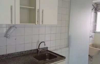 Imagem: O apartamento possui 2 Dormitórios, 1 Banheiro, 1 Vaga na garagem