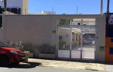 Imagem: A casa possui 4 Dormitórios, 5 Banheiros, 5 Vagas na garagem