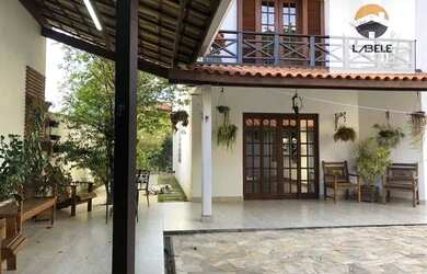 Imagem: A casa em condomínio possui 3 Dormitórios, 3 Banheiros, 4