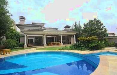 Imagem: A casa em condomínio possui 4 Dormitórios, 5 Banheiros, 5