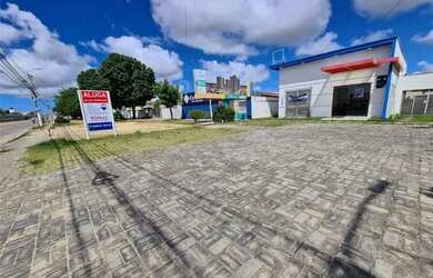 Imagem: O depósito possui 5 Vagas na garagem, 155m² de Área e está