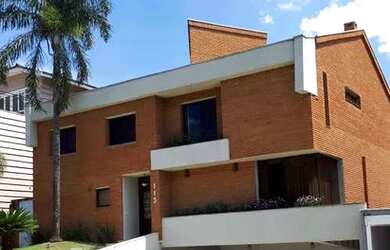 Imagem: A casa em condomínio possui 4 Dormitórios, 5 Banheiros, 4