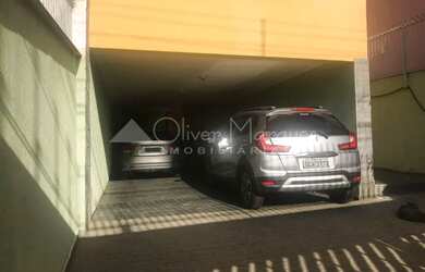 Imagem: A casa possui 4 Dormitórios, 5 Banheiros, 4 Vagas na garagem