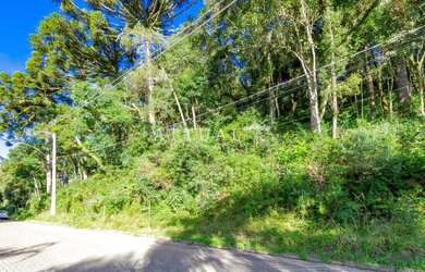 Imagem: O terreno possui 1.122m² de Área e está localizado em Canela