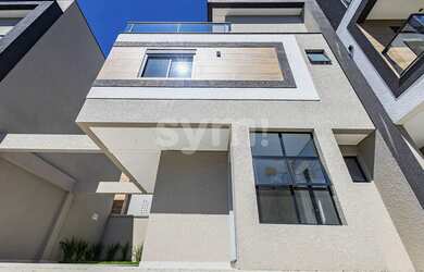 Imagem: A casa em condomínio possui 3 Dormitórios, 4 Banheiros, 2