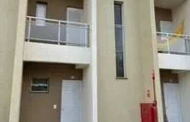 Imagem: A casa possui 2 Dormitórios, 2 Banheiros, 1 Vaga na garagem