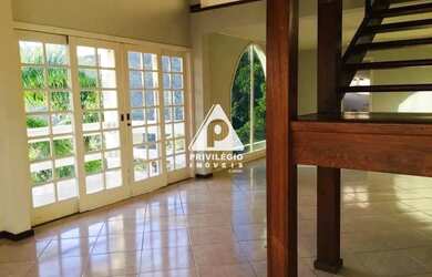 Imagem 2: Casa Triplex em Condomínio