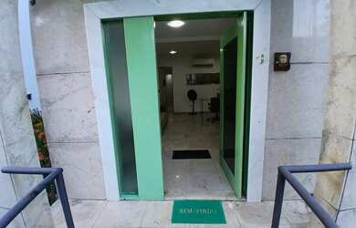 Imagem: A casa possui 5 Dormitórios, 5 Banheiros, 300m² de Área e